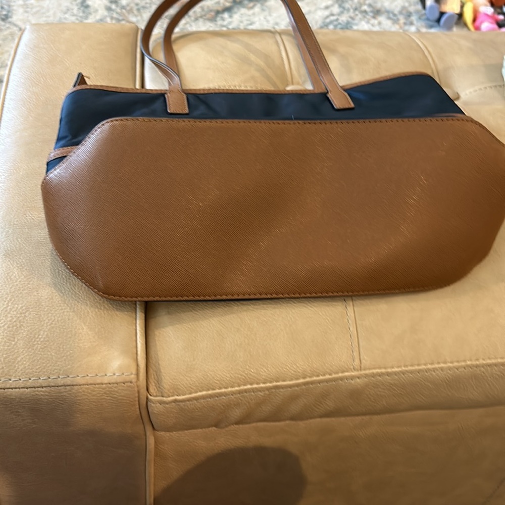 Micheal Kors Black cloth shoulder bag trimmed in brown - Picture 5 of 13